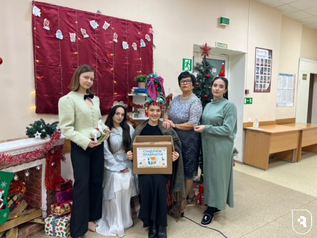 «Новый год стучится в двери к нам!»