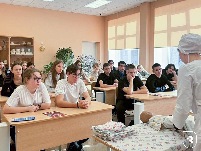 Ступеньки к медицине: школьники окунулись в атмосферу СГМУ