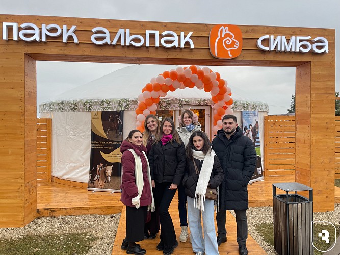 Сотрудники и обучающиеся СГМУ посетили Парк альпак