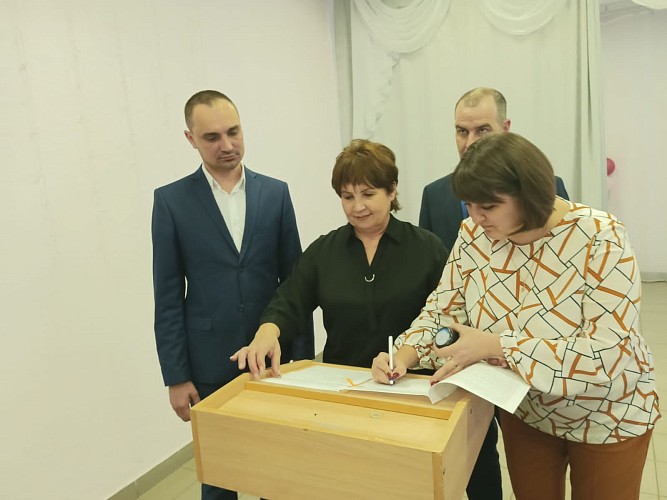 «Медицинские классы» в Питерском и Алгайском районах