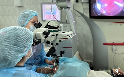 Врачи Саратовского медуниверситета спасли зрение пациенту после разрыва сетчатки