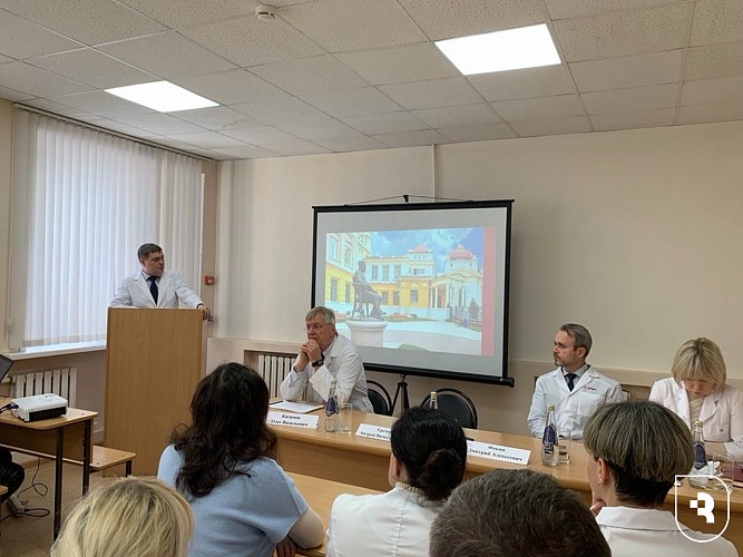 На заседании медицинского совета в УКБ №4 обсудили новейшие технологии в лечении ментального здоровья детей