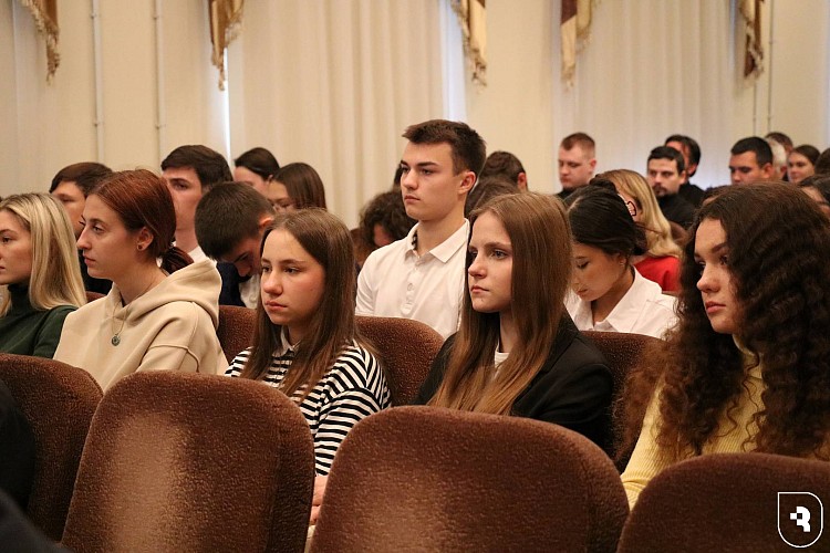 Жизни и служение в истории русской культуры