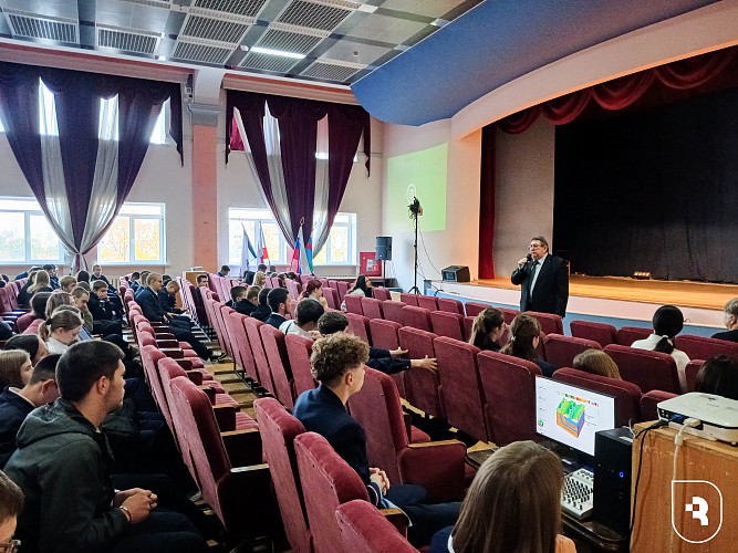 Профессор СГМУ выступил с лекцией про влияние окружающей среды на здоровье человека.