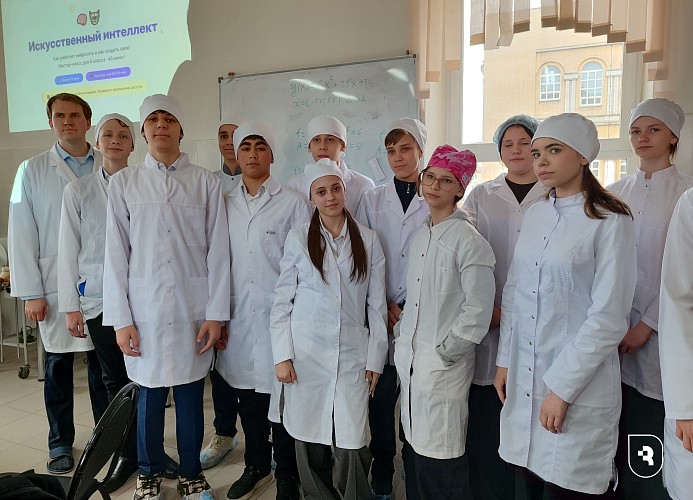 МК по ИИ для школьников на кафедре биофизики и цифровых технологий СГМУ