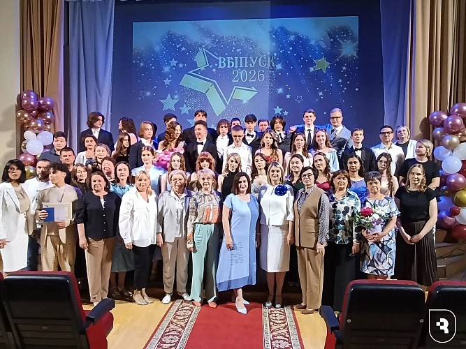 В Саратовском медуниверситете прошел выпускной бал для учащихся Медицинского предуниверсария 