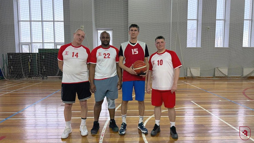 Сотрудники СГМУ стали серебряными призерами «Спартакиады здоровья» по баскетболу