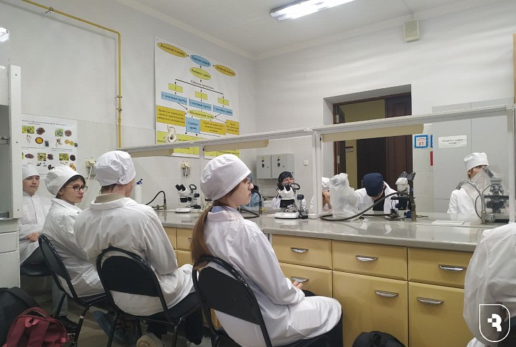 Учащиеся Предуниверсария посетили кафедру общей биологии, фармакогнозии и ботаники 