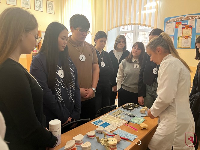 Школьники Саратовской области погрузились в мир медицины на фестивале СГМУ