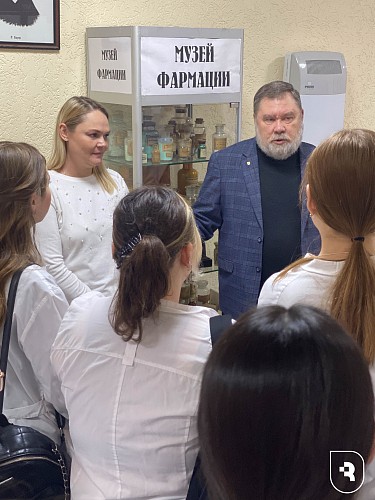 Обучающихся Саратовского областного базового медицинского колледжа познакомили со специальностью «Фармация»