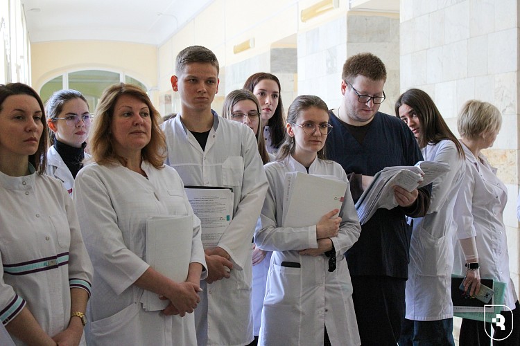 Врачи-стажеры Саратовского медуниверситета восполняют кадровый дефицит