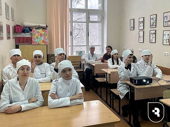 В Предуниверсарии СГМУ прошла серия профориентационных занятий