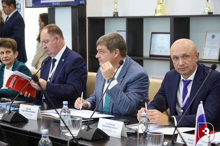 Ректор СГМУ выступил на пленарном заседании РКАМУ об успехах вуза и его перспективах